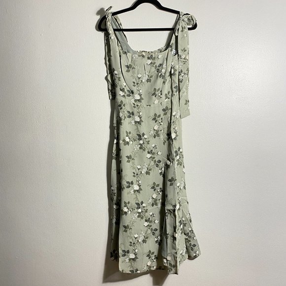 Reformation Twilight Dress in Verde - Picture 8 of 16
